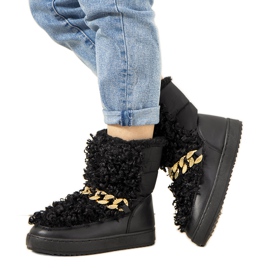 Fekete hócsizma bundával a Montmina márkától