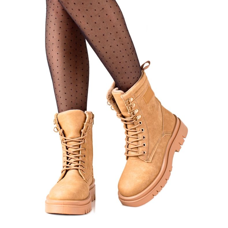 TRENDI Klasszikus barna túrabakancs bézs