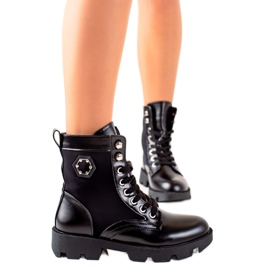 TRENDI Fekete fűzős csizma