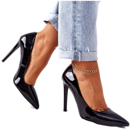 Lakkozott magassarkú Spitz Monnari 0220-020 fekete színben