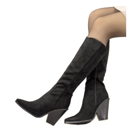 Fekete lovaglócsizma a Natascia postán