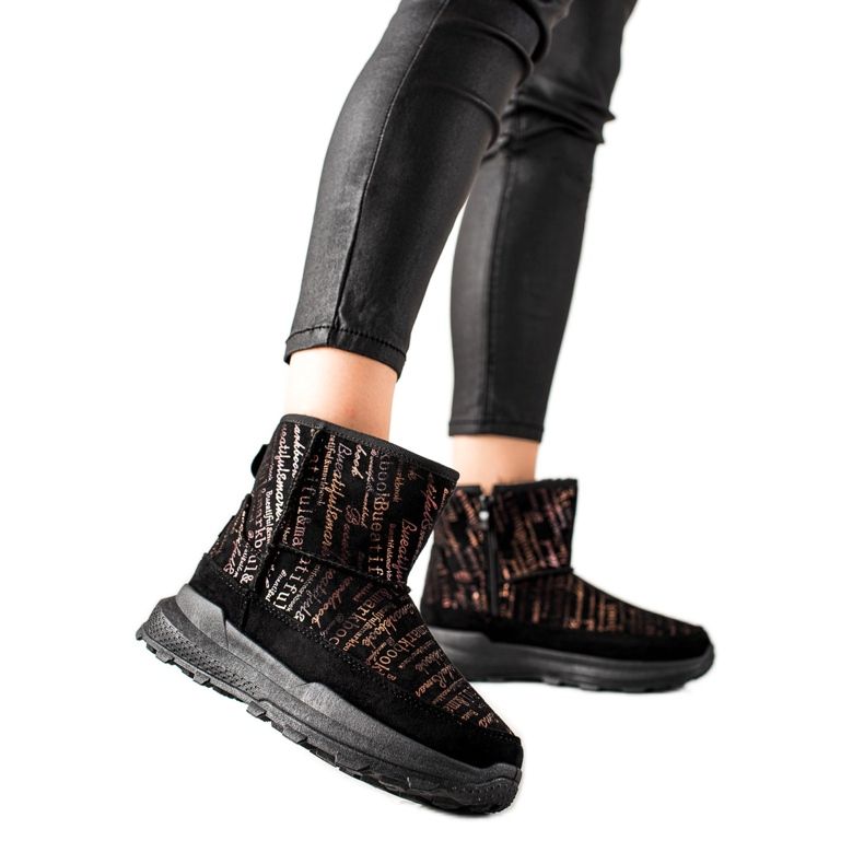 TRENDI Meleg Mukluki a platformon fekete aranysárga TRENDI Meleg Mukluki a platformon fekete aranysárga