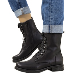 Fekete szigetelt csizma a Muro márkától Fekete szigetelt csizma a Muro márkától