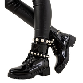 Fekete lakkozott női Corso cipő