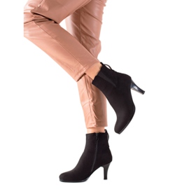 Gogo Meleg csizma magas sarkon fekete Gogo Meleg csizma magas sarkon fekete