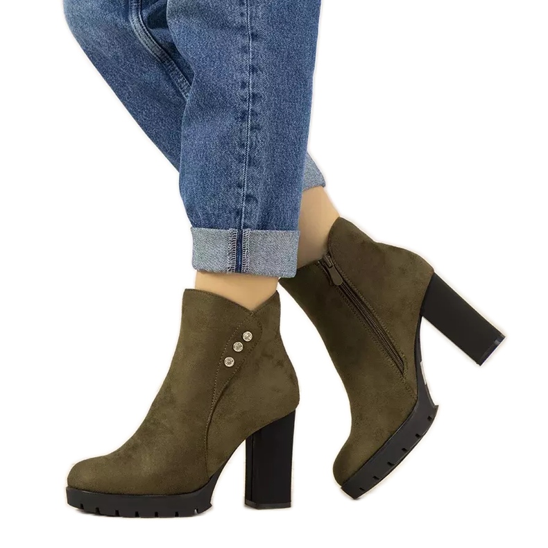 Castaneda velúr zöld csizma a poszton