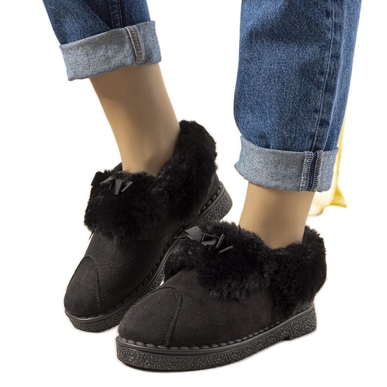 Fekete papucs szőrme szigeteléssel Valle