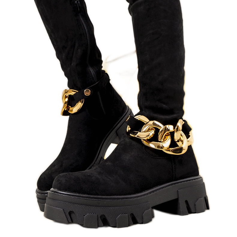 Fekete csizma vastag Alines talpon