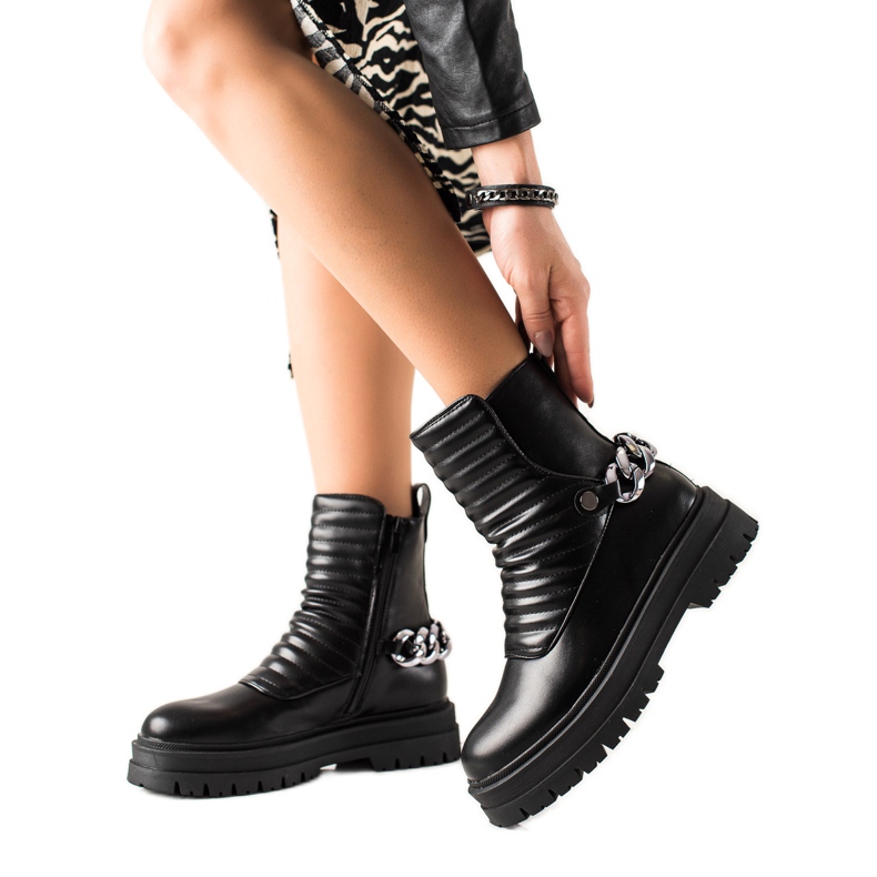 Bona Stílusos lánctáskák fekete Bona Stílusos lánctáskák fekete