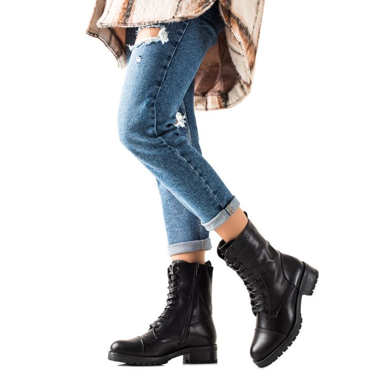 Laura Mode Fűzős csizma öko bőrrel fekete