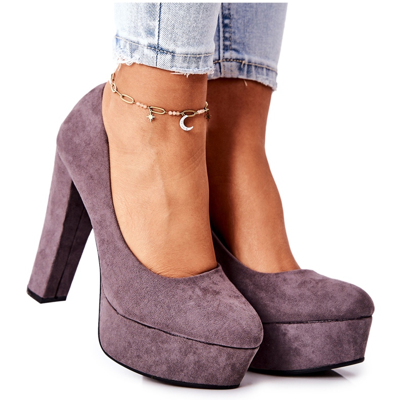 Velúr Pumpák A Szürke Bemiso Platformon