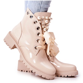 PL4 Lakkozott meleg munkások bézs gyöngyökkel