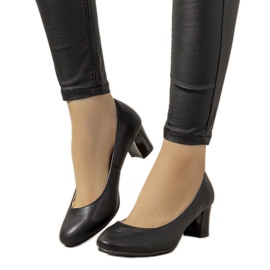 Fekete pumpák a Fidel poszton Fekete pumpák a Fidel poszton