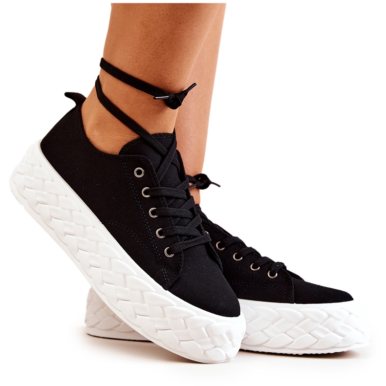 PS1 Cipők egy masszív fekete-fehér Suzane platformon