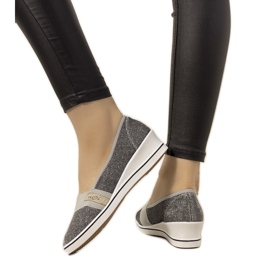 A márka szürke ékes edzőcipői Burris