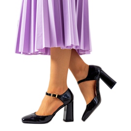 Fekete pumpák a Kelemen poszton Fekete pumpák a Kelemen poszton