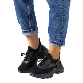 Fekete Barnes tornacipő Fekete Barnes tornacipő