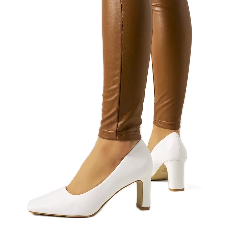 Női fehér Graves pumpák ekru Női fehér Graves pumpák ekru