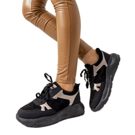 Fekete tornacipő arany Davis díszítéssel