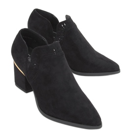 A márka magas sarkú cipői Aila Black fekete