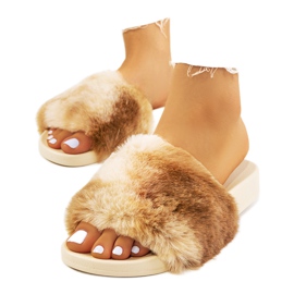 Bézs papucs Adelma bundával Bézs papucs Adelma bundával