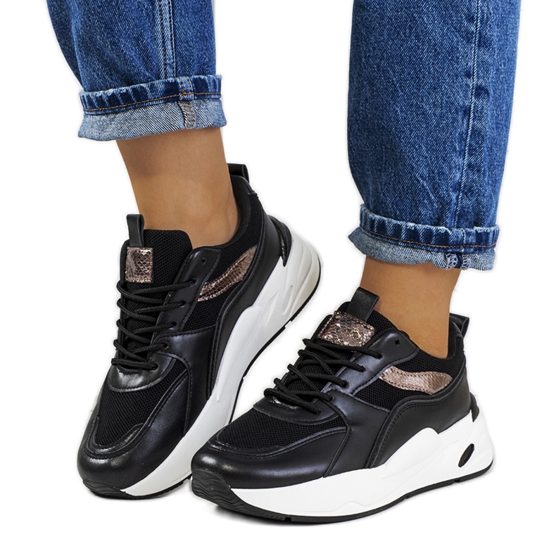 Fekete Nazaria sportcipő aranysárga