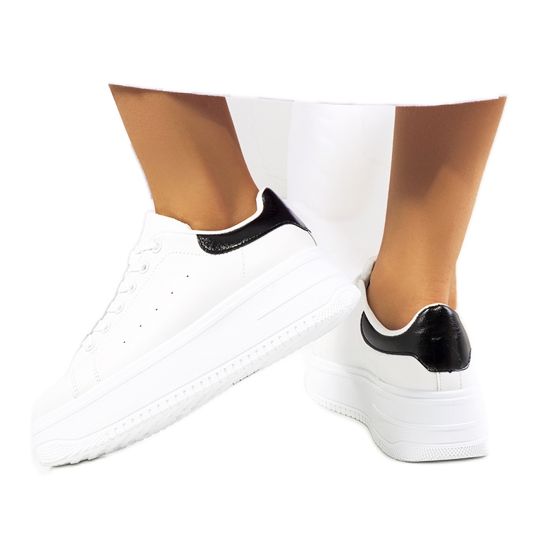 Fehér tornacipő magas Lelica platformon