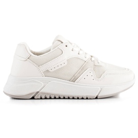 Ideal Shoes Fehér cipők a platformon