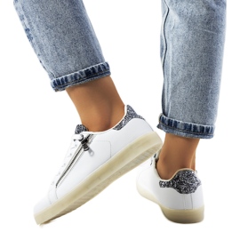 Fehér Caldwell led tornacipő ezüst