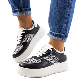 Fekete tornacipők a Worden platformon fehér