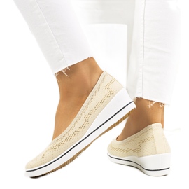 Bézs balerinák a Connor-éken Bézs balerinák a Connor-éken