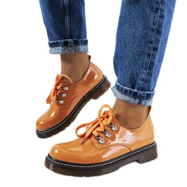 Kristina narancssárga lakkozott cipő