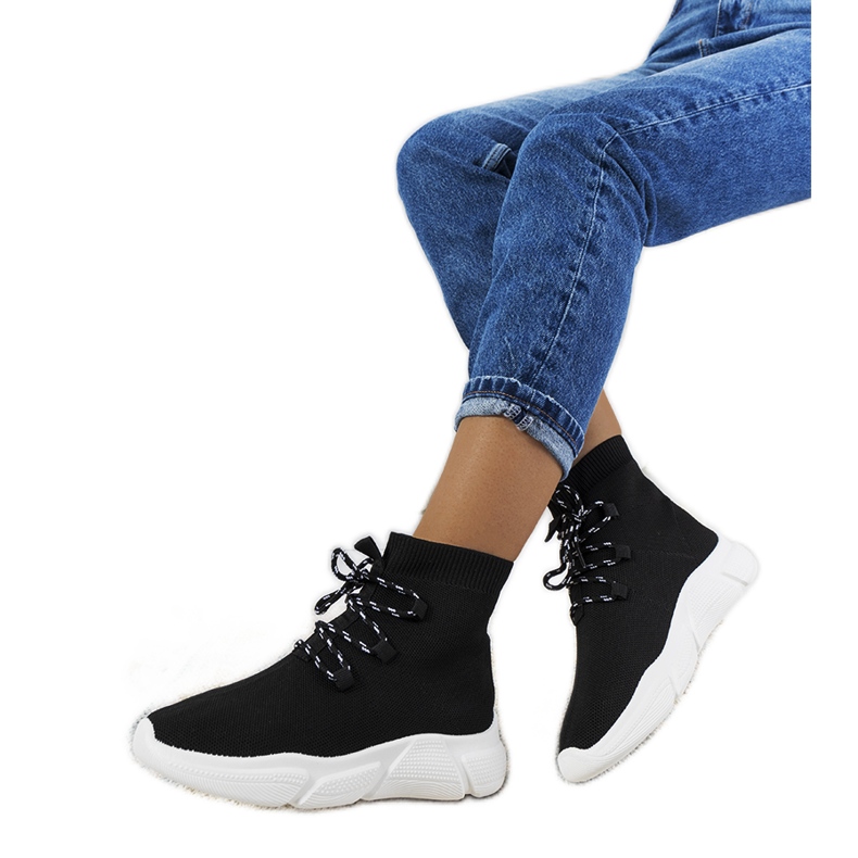 Fekete Maryann tornacipő