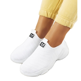 BM Aaron fehér tornacipője