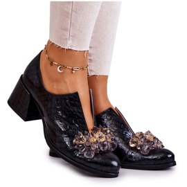 PA2 Elegáns bőr magassarkú fekete Delaver díszítéssel