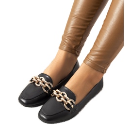 Fekete naplopók Tillison lánccal