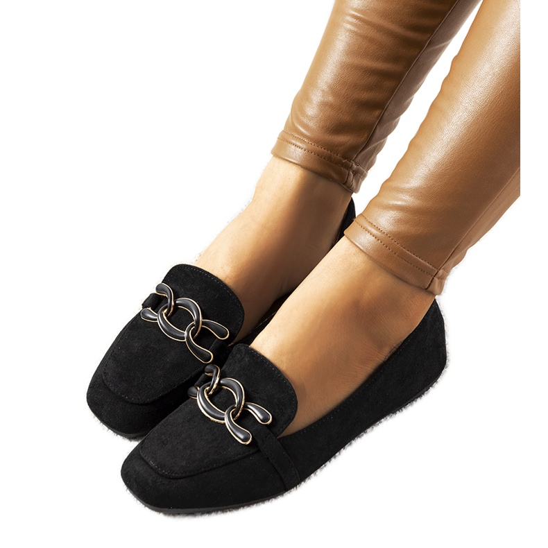 Hattie fekete naplopók szögletes orrral