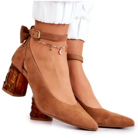 Velúr pumpák masnival Maciejka 05059-29 Barna