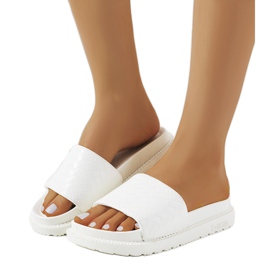 Fehér papucs a Big Star HH274683 platformon