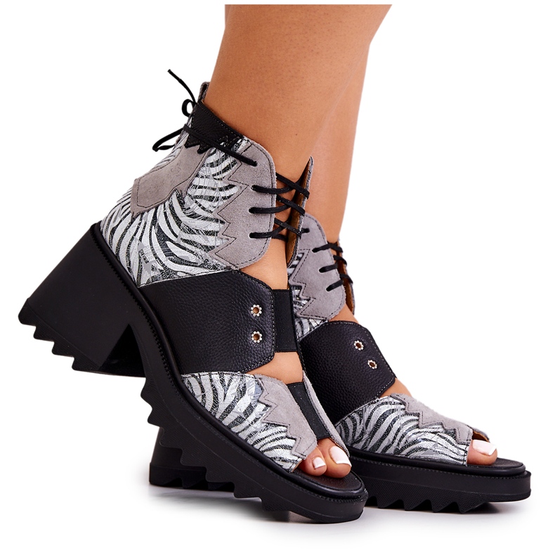 Maciejka 05321-03 Szürke és fekete bőrcipő ezüst