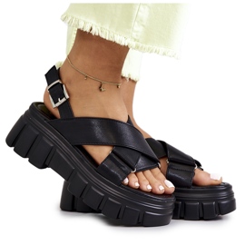 PE1 Bőr szandálok a Fekete Betti Platformon