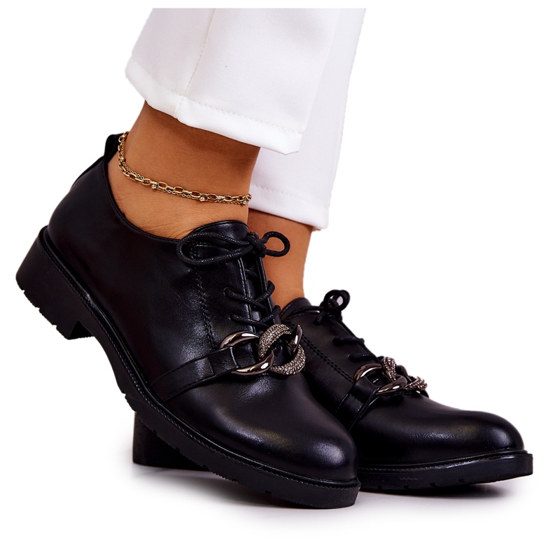 S.Barski Fekete larosa-dísszel megkötött bőrcipő