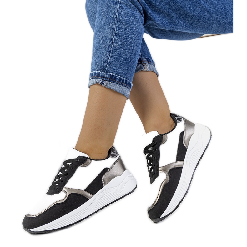 Fekete Mazzanta tornacipő fehér