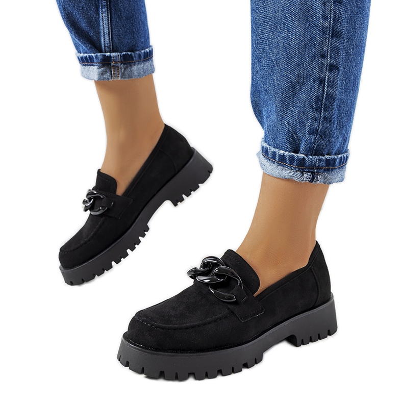 Fekete cipő vastag Nelis talpon