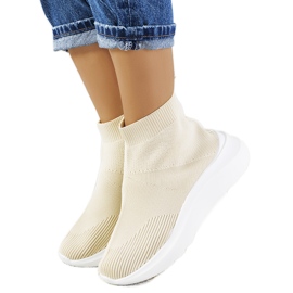 Bézs magasszárú tornacipő a Jennifertől