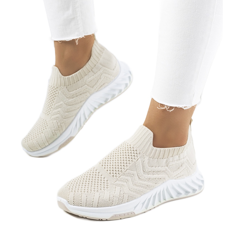 Alexandrin bézs színű sportcipő