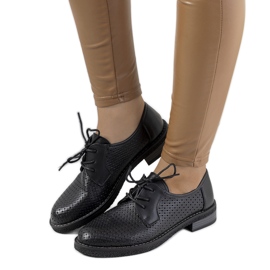 Fekete Ortensia áttört oxford cipő