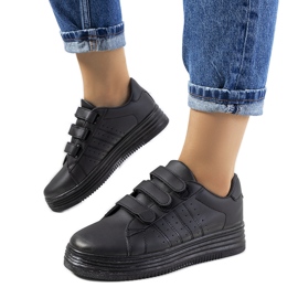 Fekete tornacipő a Nizza platformon