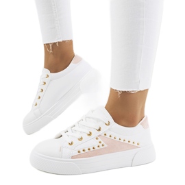 Az Udinesi fehér és rózsaszín tornacipői Az Udinesi fehér és rózsaszín tornacipői