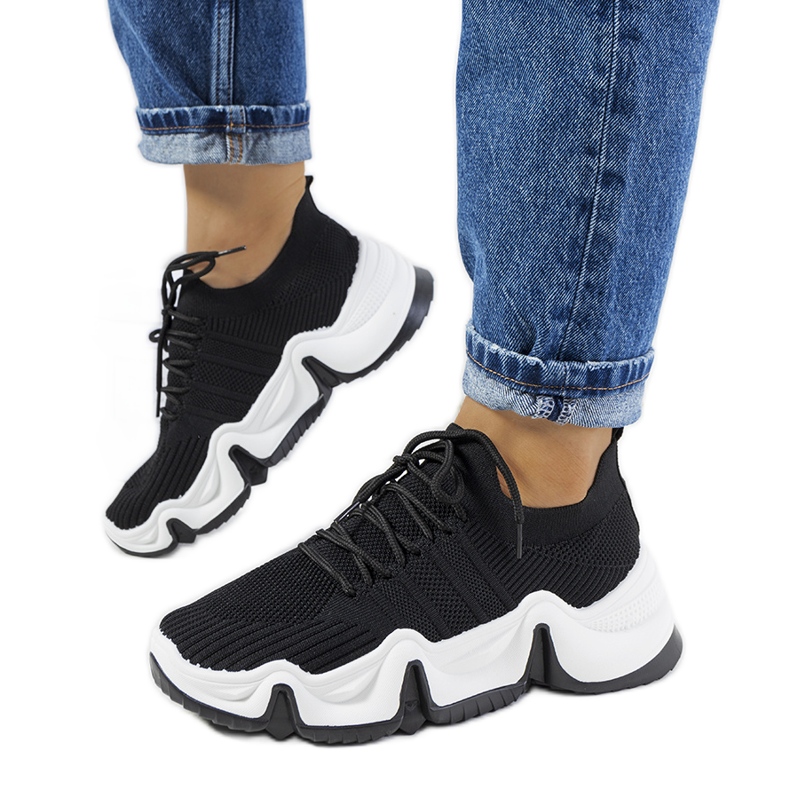 Fekete sportcipő a Thornbertől